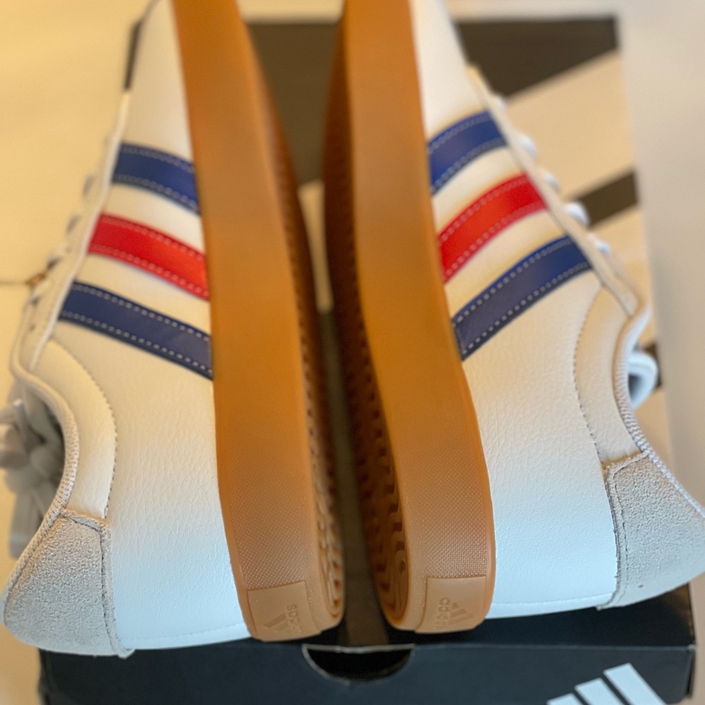NIB ADIDAS VL COURT 3.0 KIDS CLOUD WHITE/ROYAL BLUE/BETTER SCARLET JH8721 - Picture 12 of 16